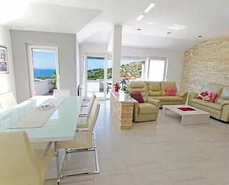 Apartman Kornati Seaview 6+1 Id 628 *